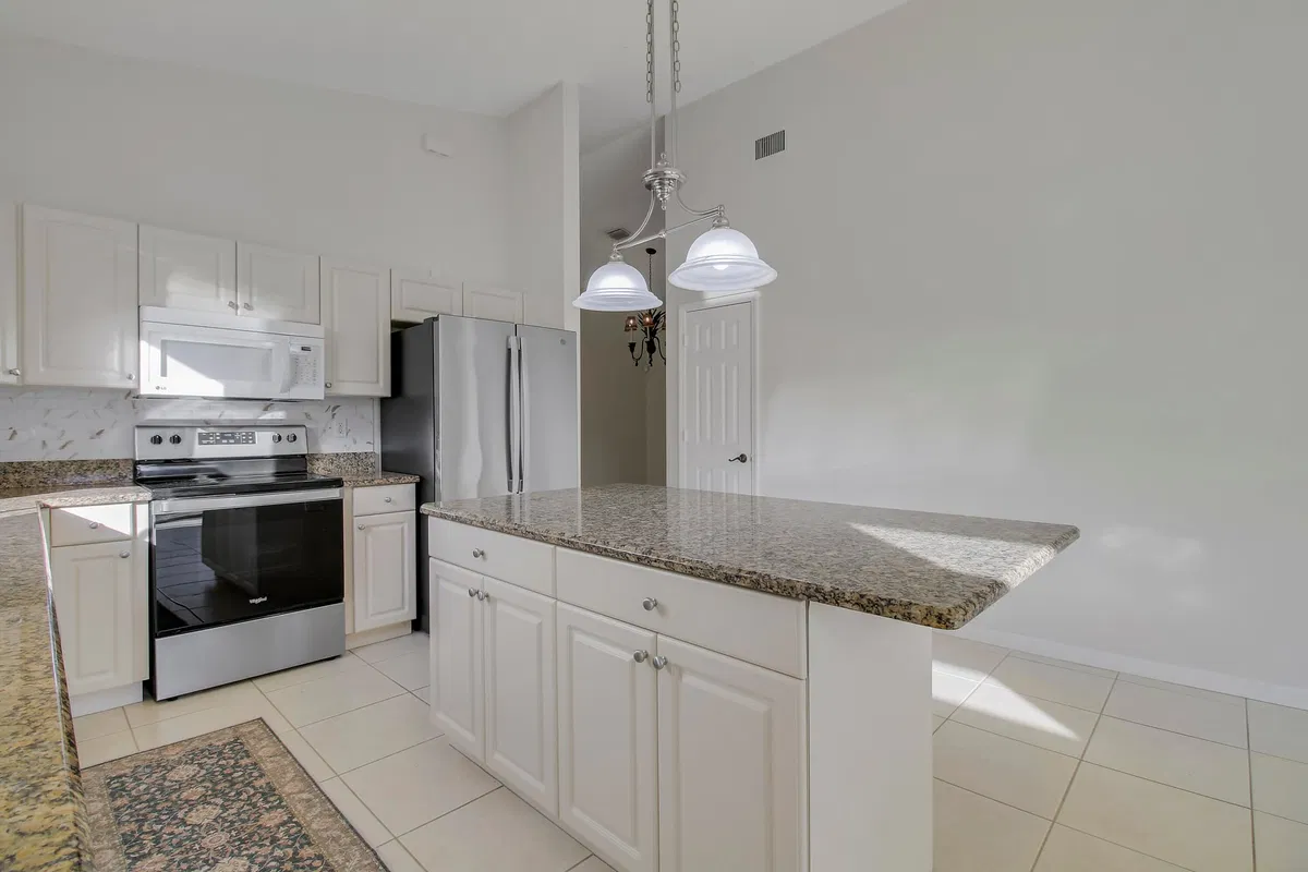 Residence photo 19