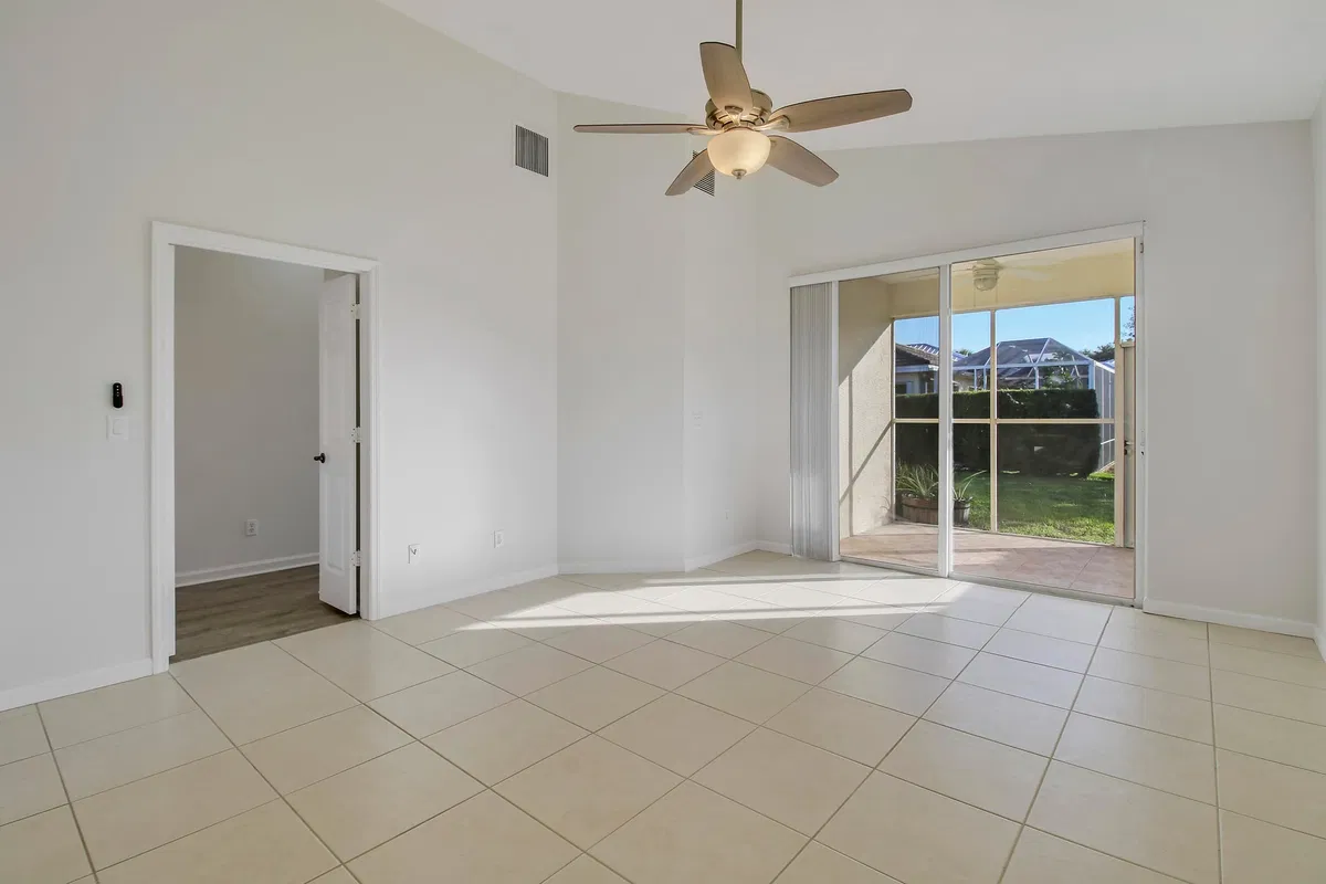 Residence photo 25