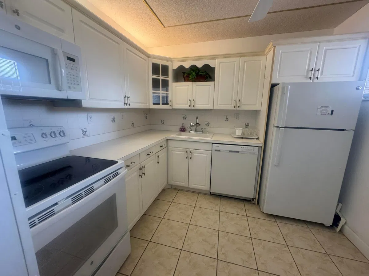 Unit Apt 203 photo 19