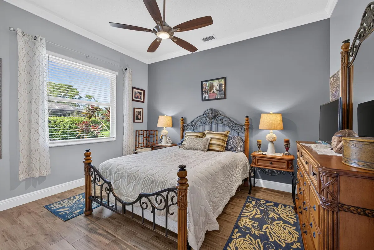  Residence photo 55