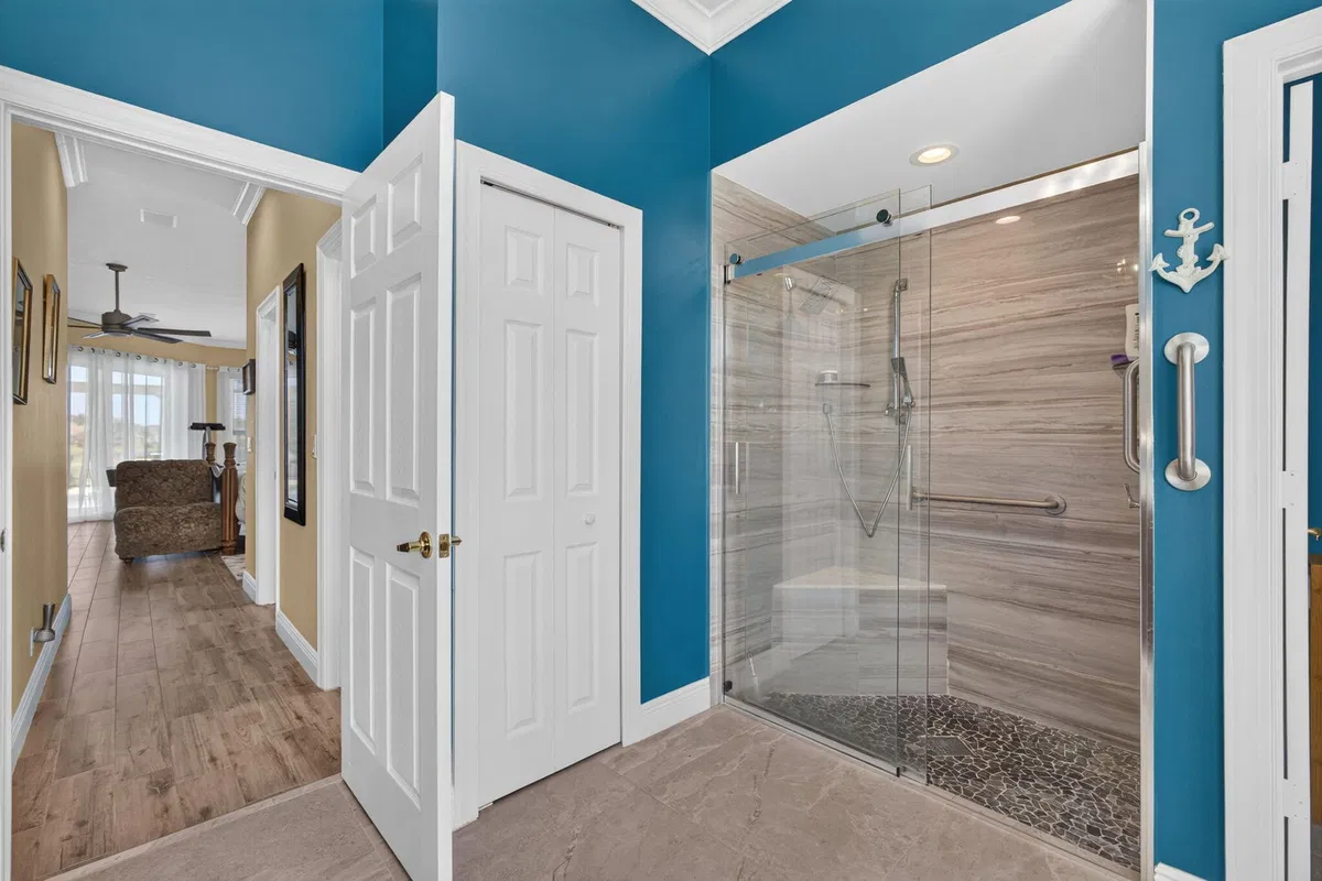  Residence photo 70