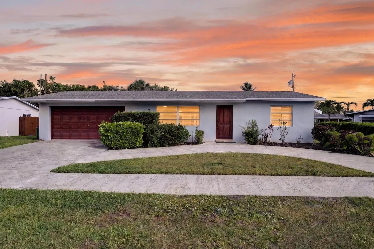 Village of North Palm Beach Residence