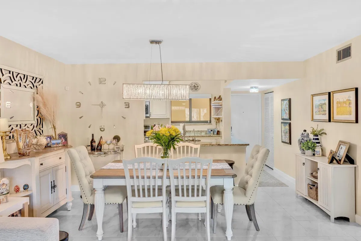 Unit 105 photo 19