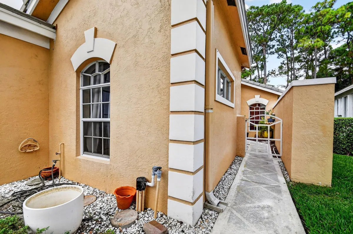 Residence photo 4