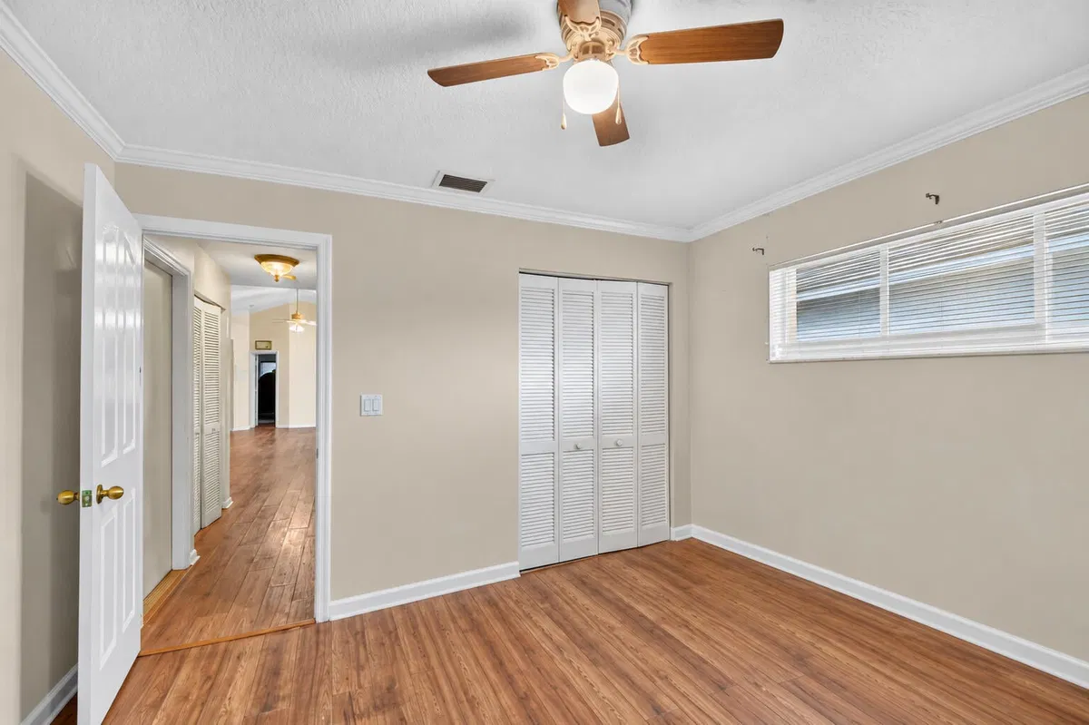 Residence photo 16