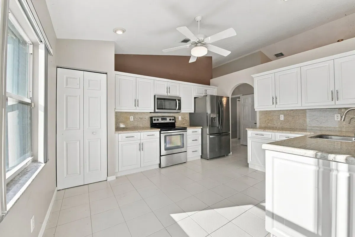 Residence photo 22