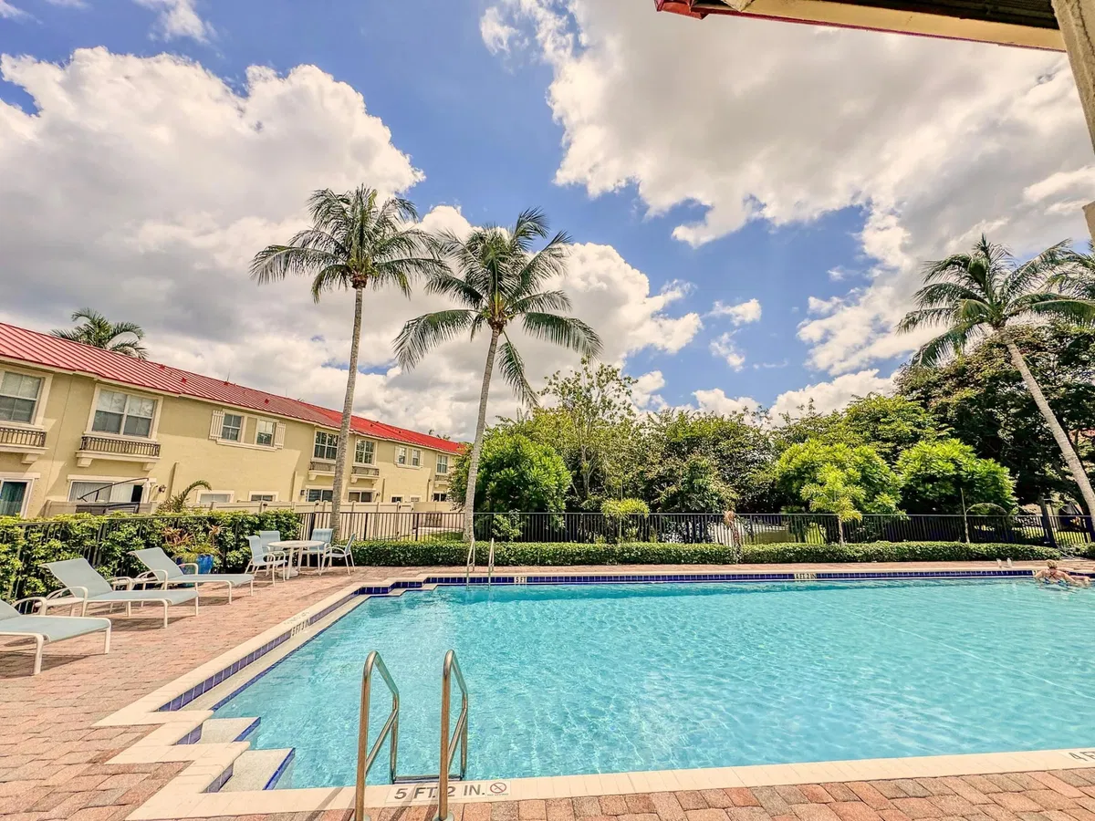  Residence photo 25