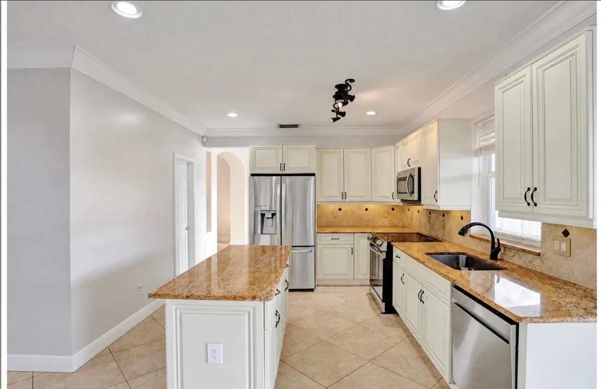  Residence photo 7