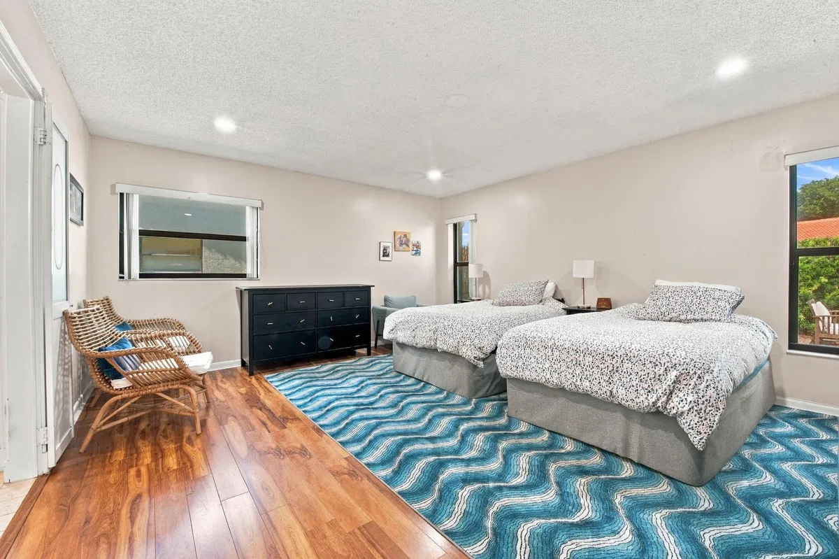 Residence photo 10