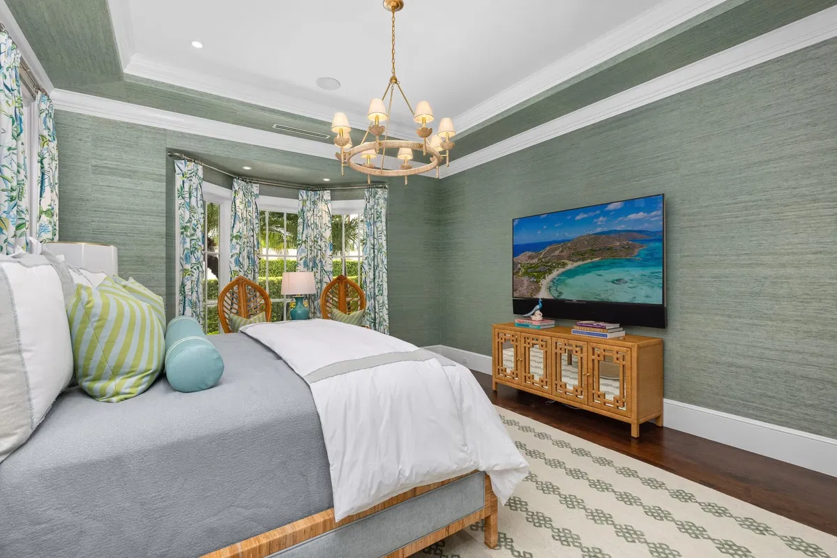 North End Palm Beach Residence photo 37
