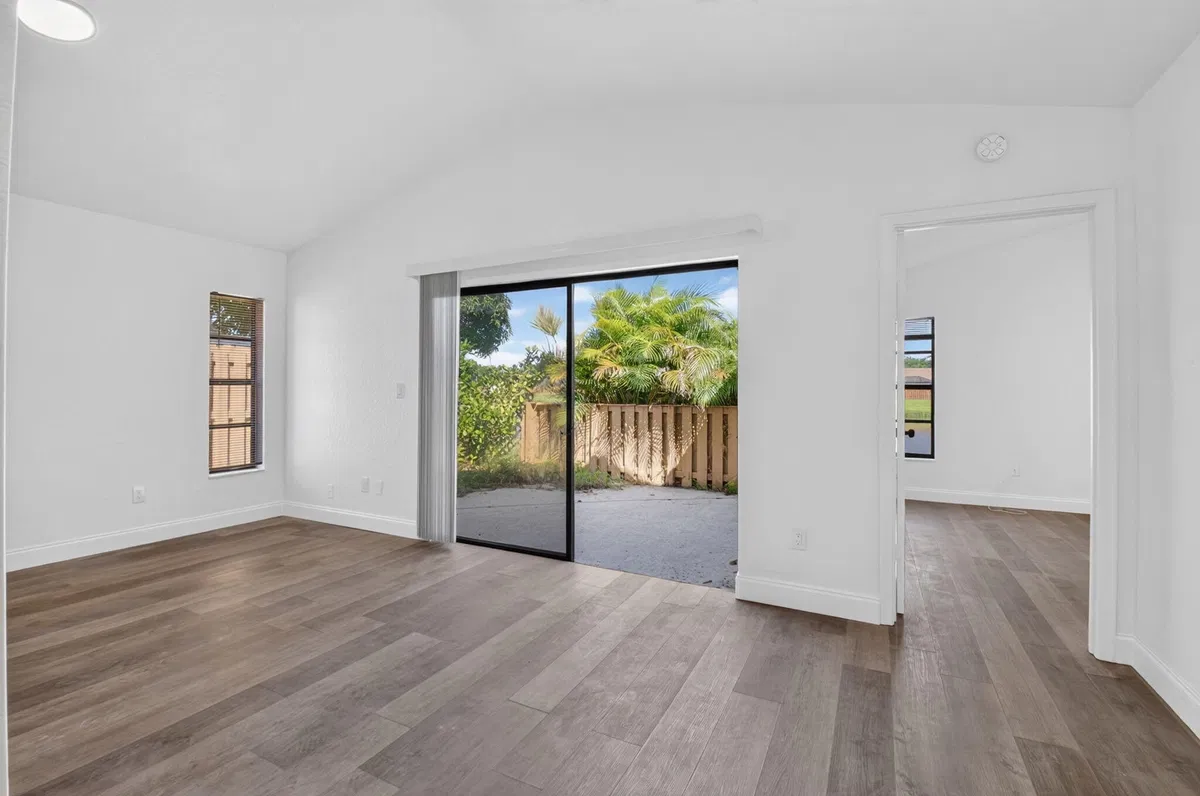  Residence photo 22