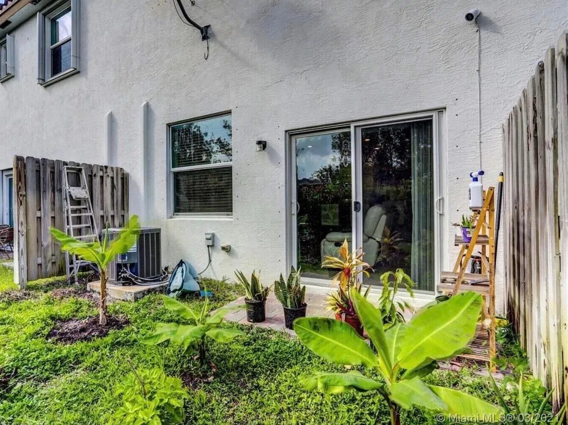 Residence photo 31