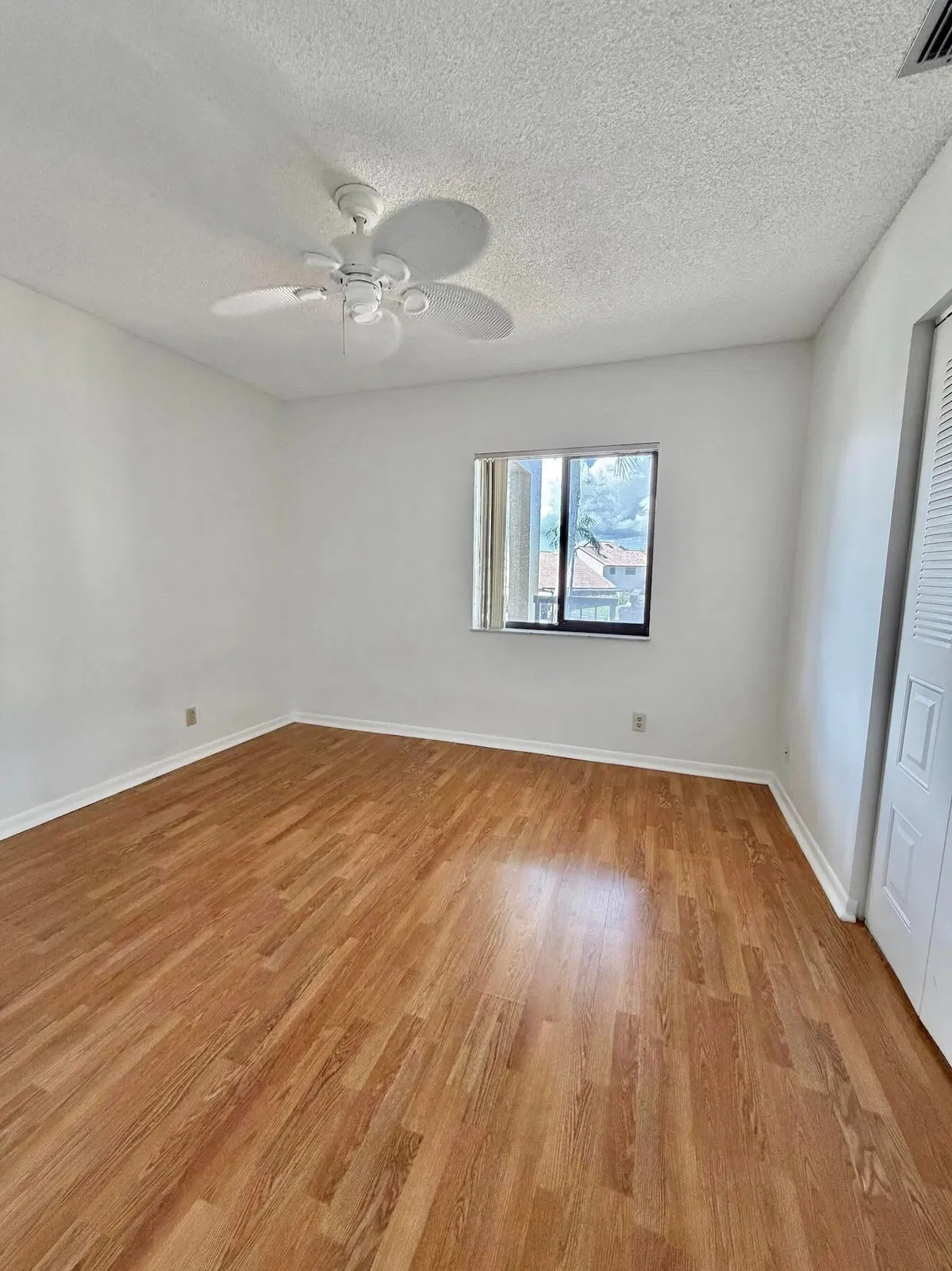 Unit 2030 photo 13