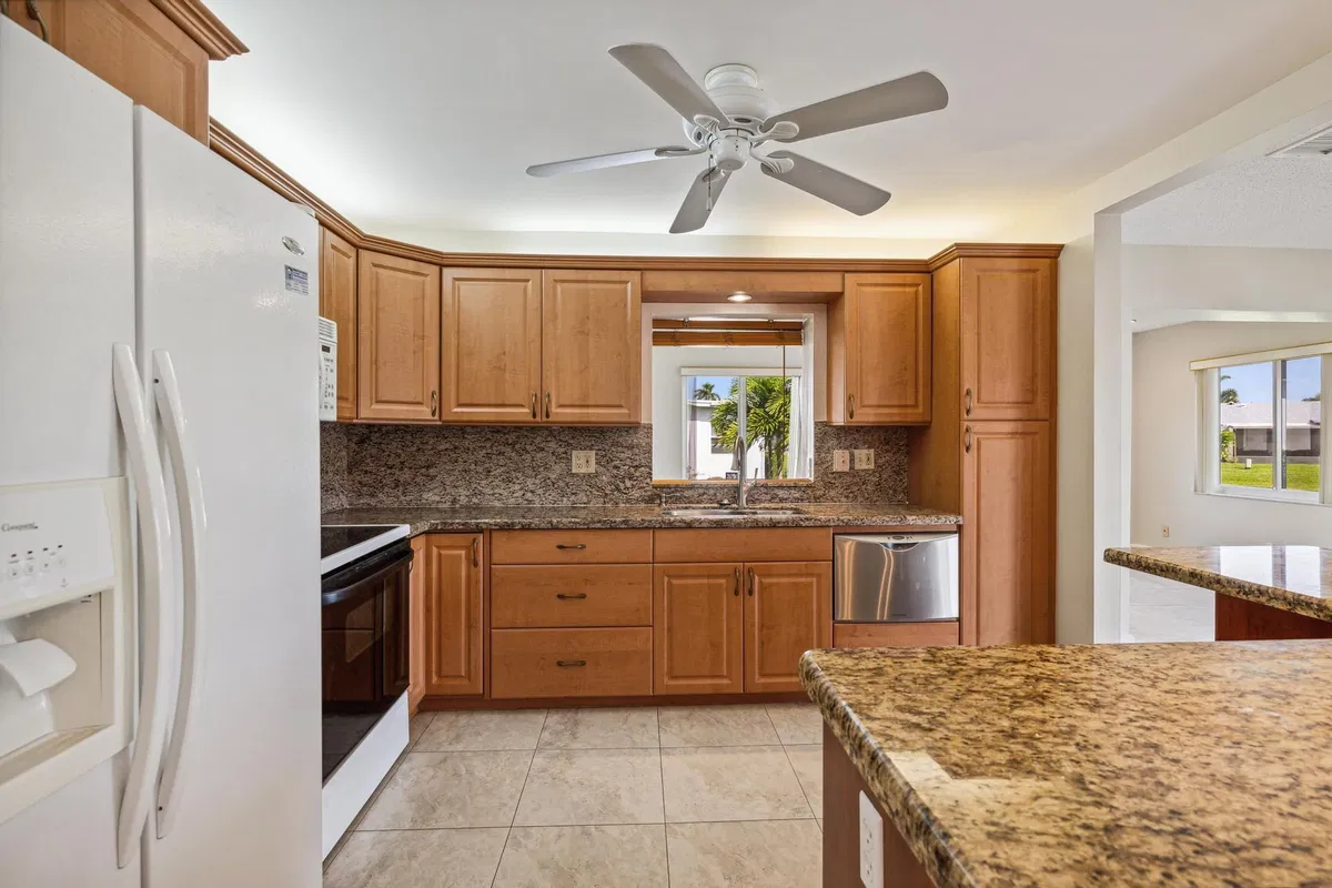 Residence photo 10