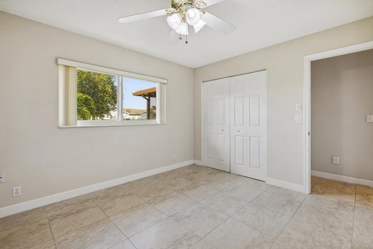 Residence photo 19