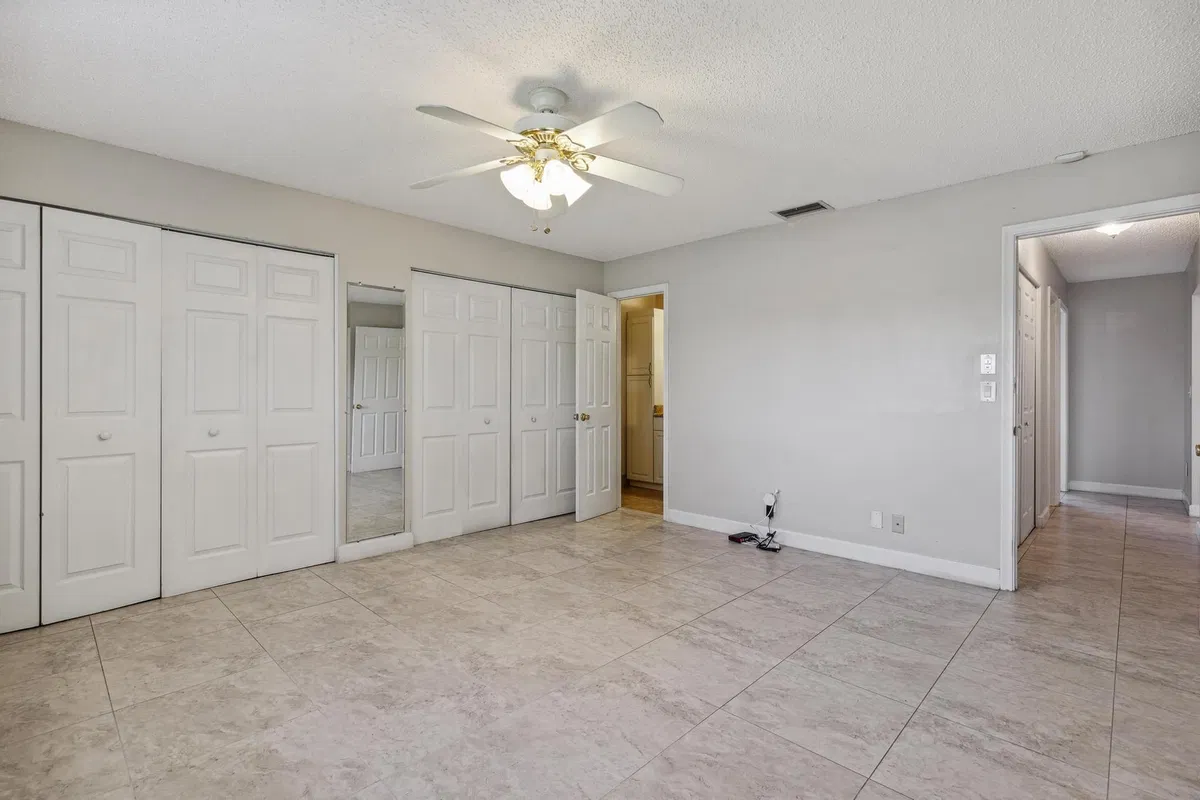 Residence photo 22