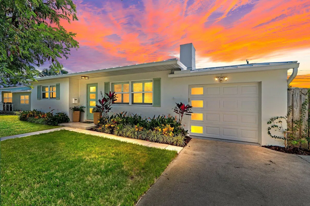 SoSo West Palm Beach Residence