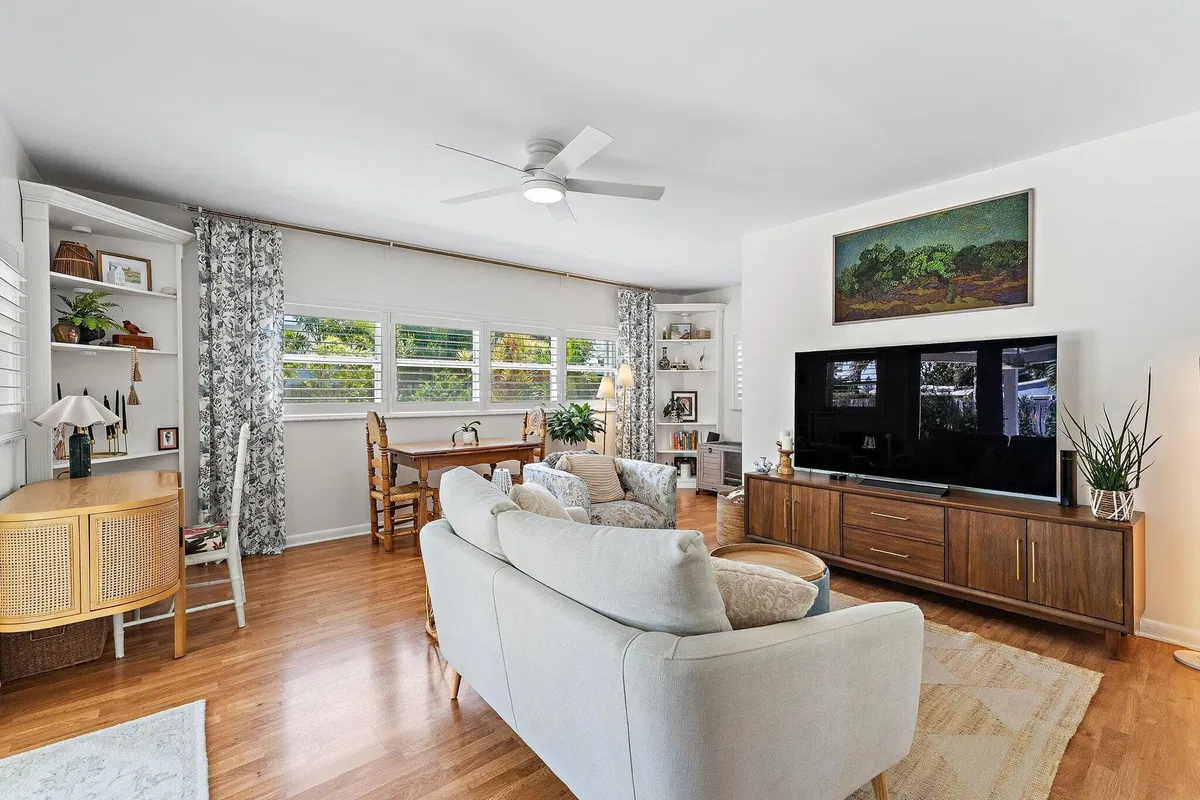 SoSo West Palm Beach Residence photo 25