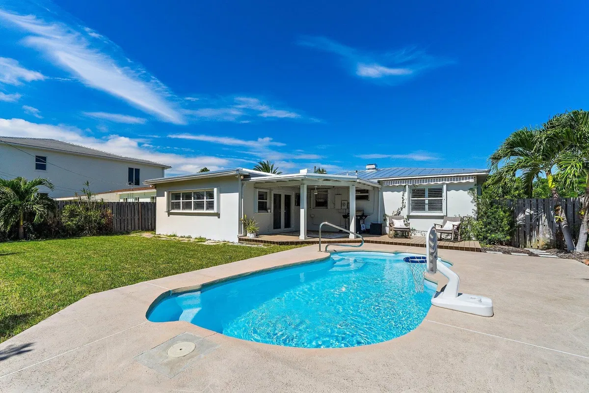 SoSo West Palm Beach Residence photo 34