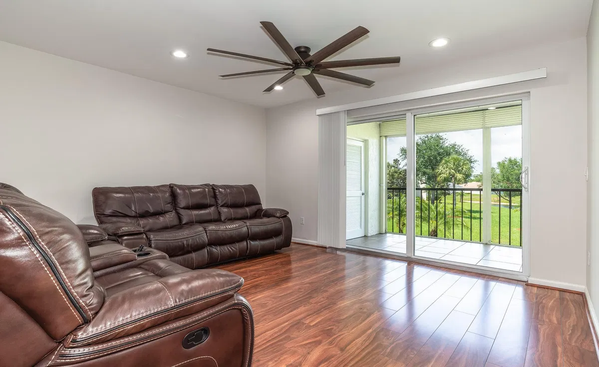 Unit 203 photo 10