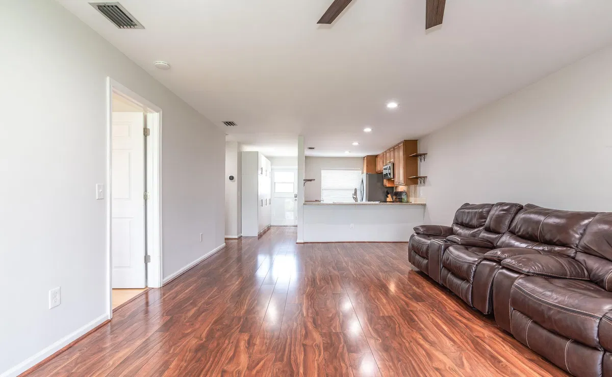 Unit 203 photo 16