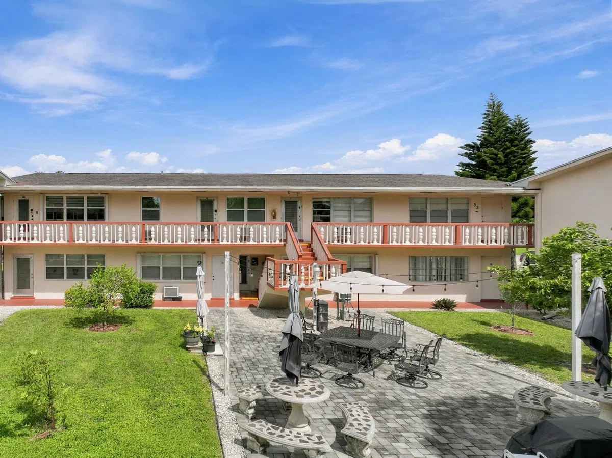 Residence photo 19