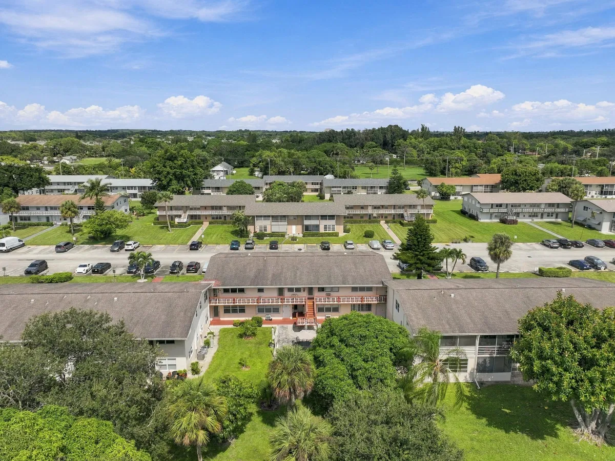 Residence photo 25