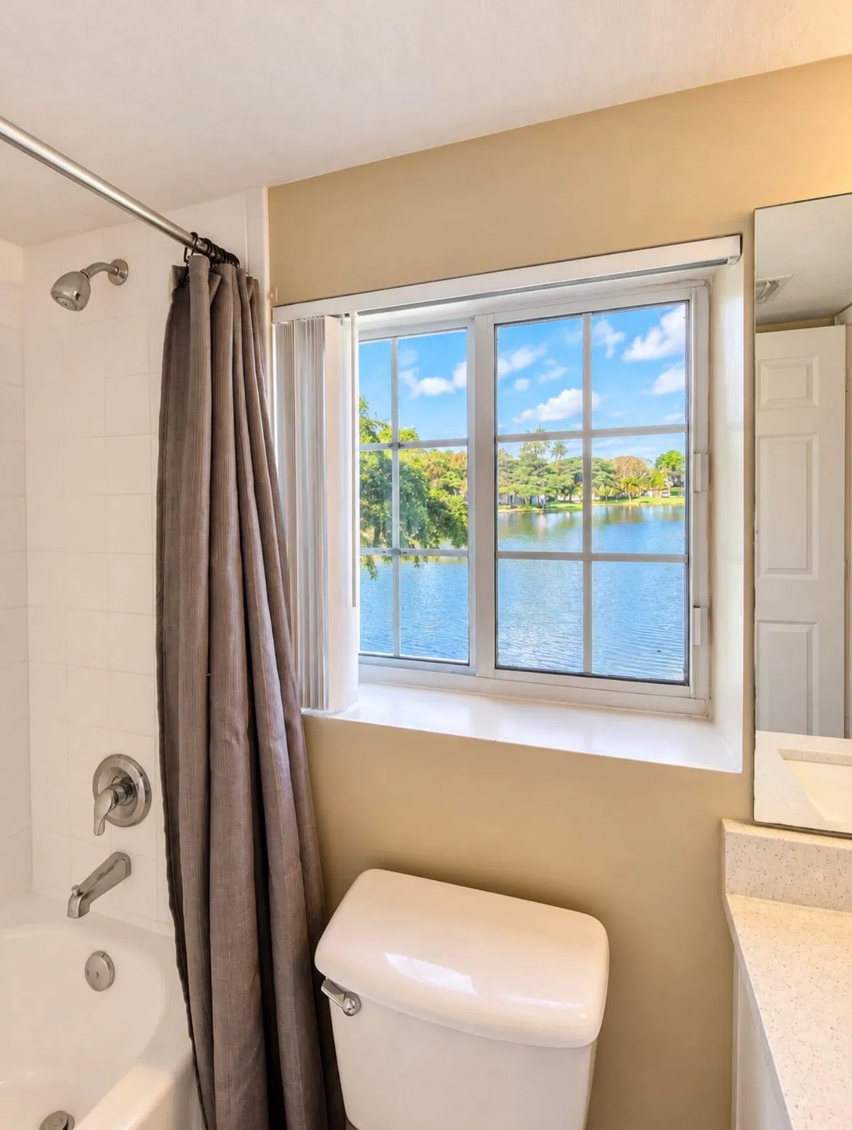  Unit 1304 photo 13