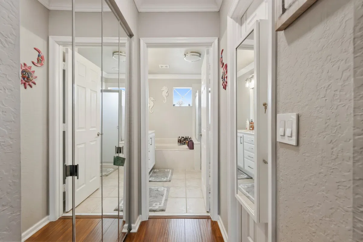 Residence photo 31