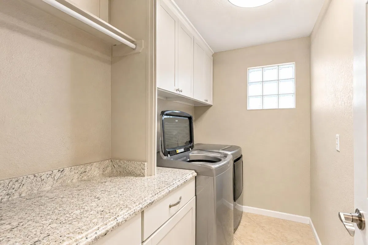 Residence photo 46