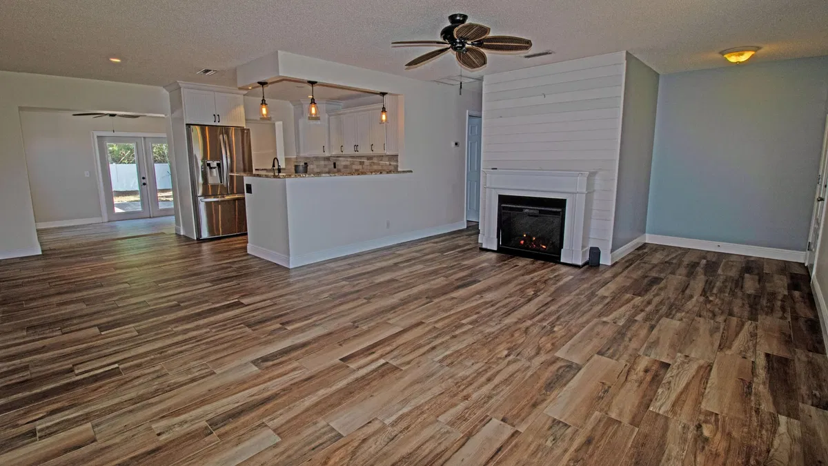 Residence photo 16