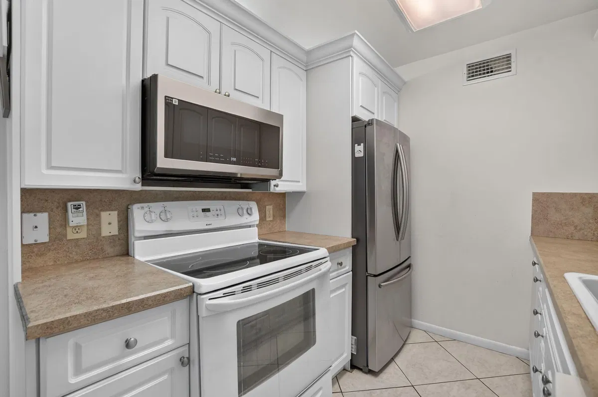 Residence photo 4