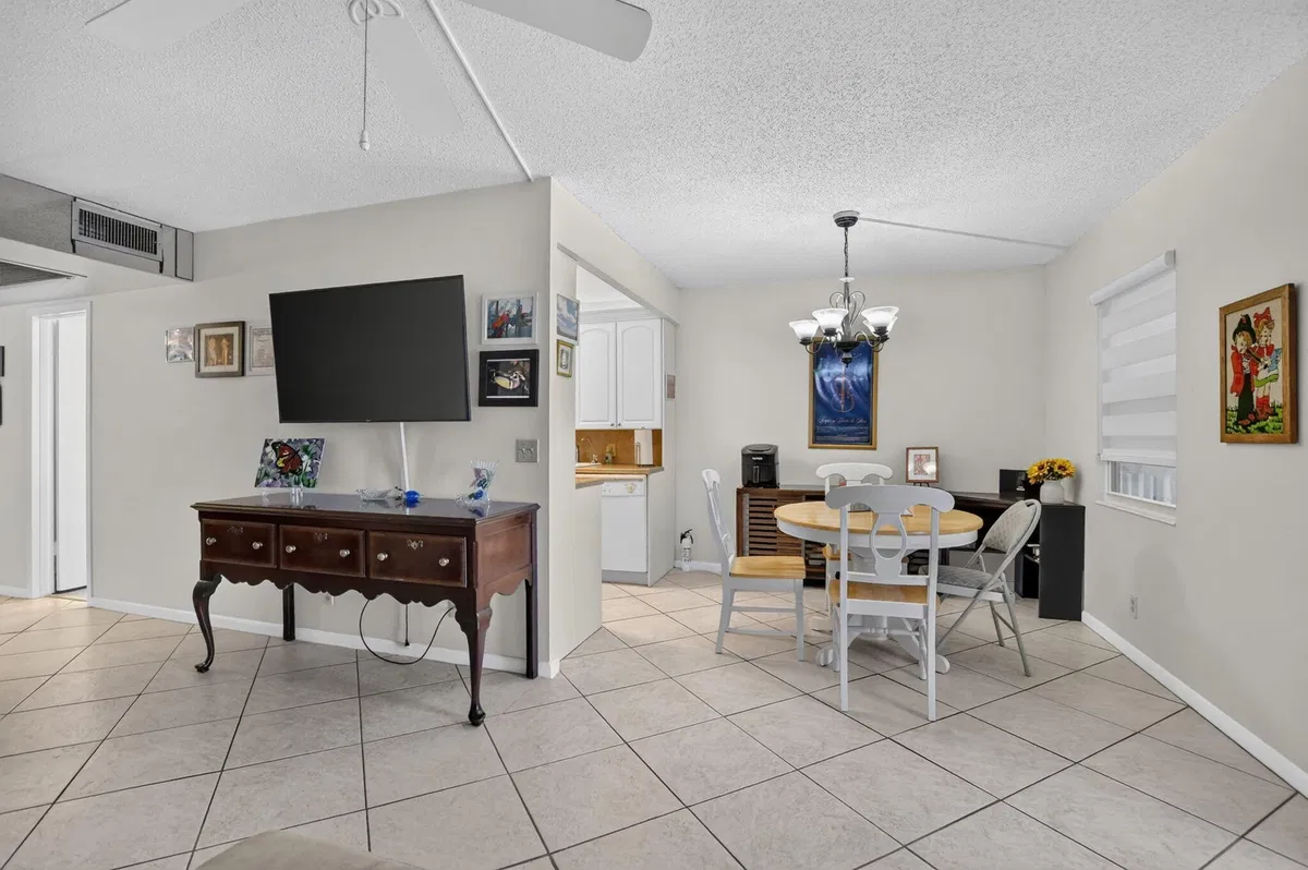 Residence photo 7