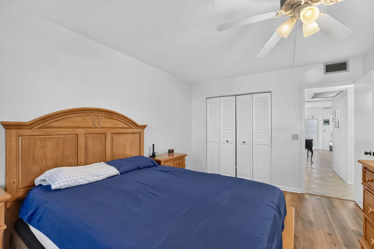 Residence photo 16
