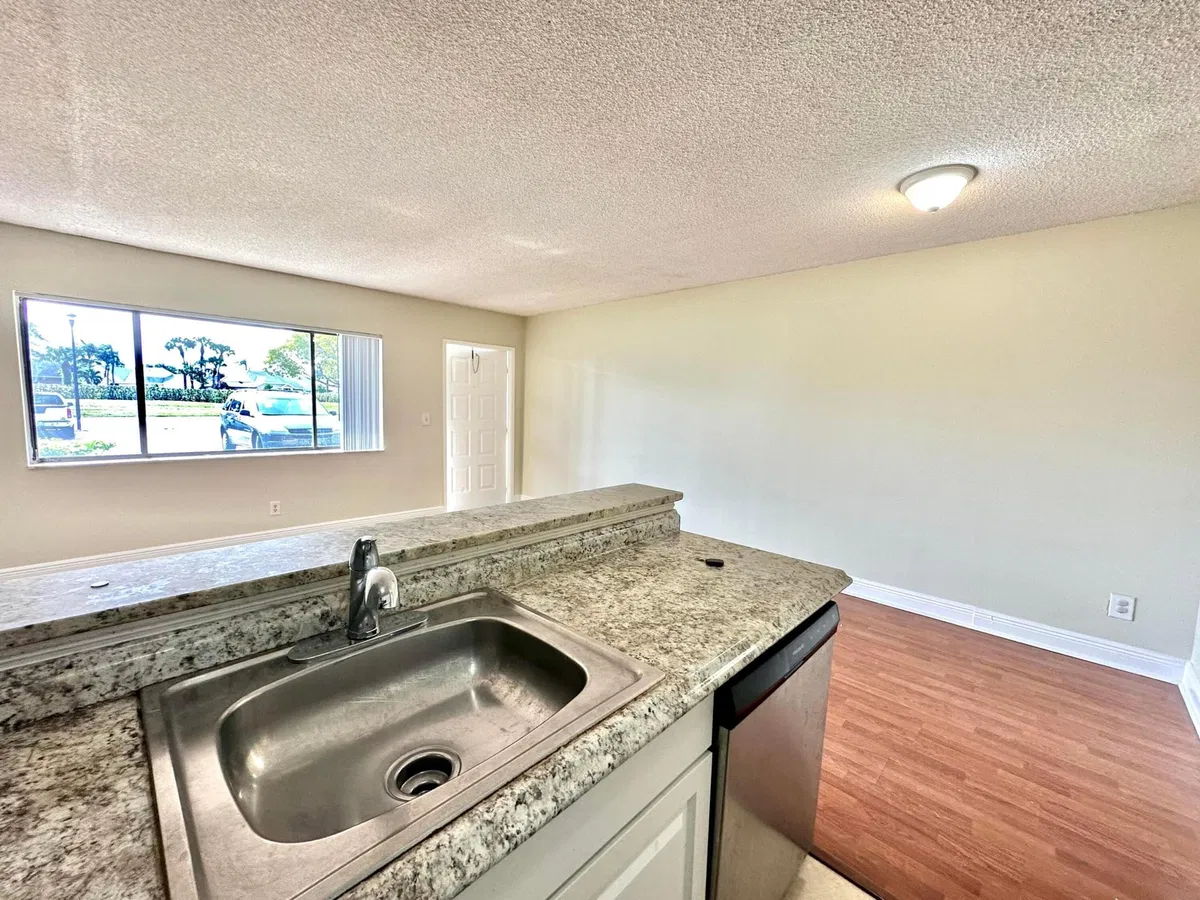 Residence photo 13