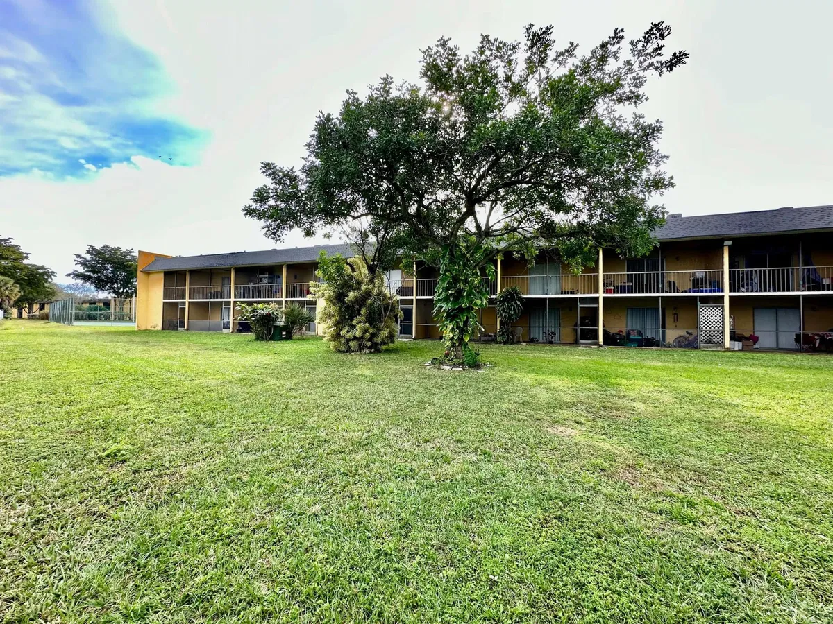 Residence photo 19