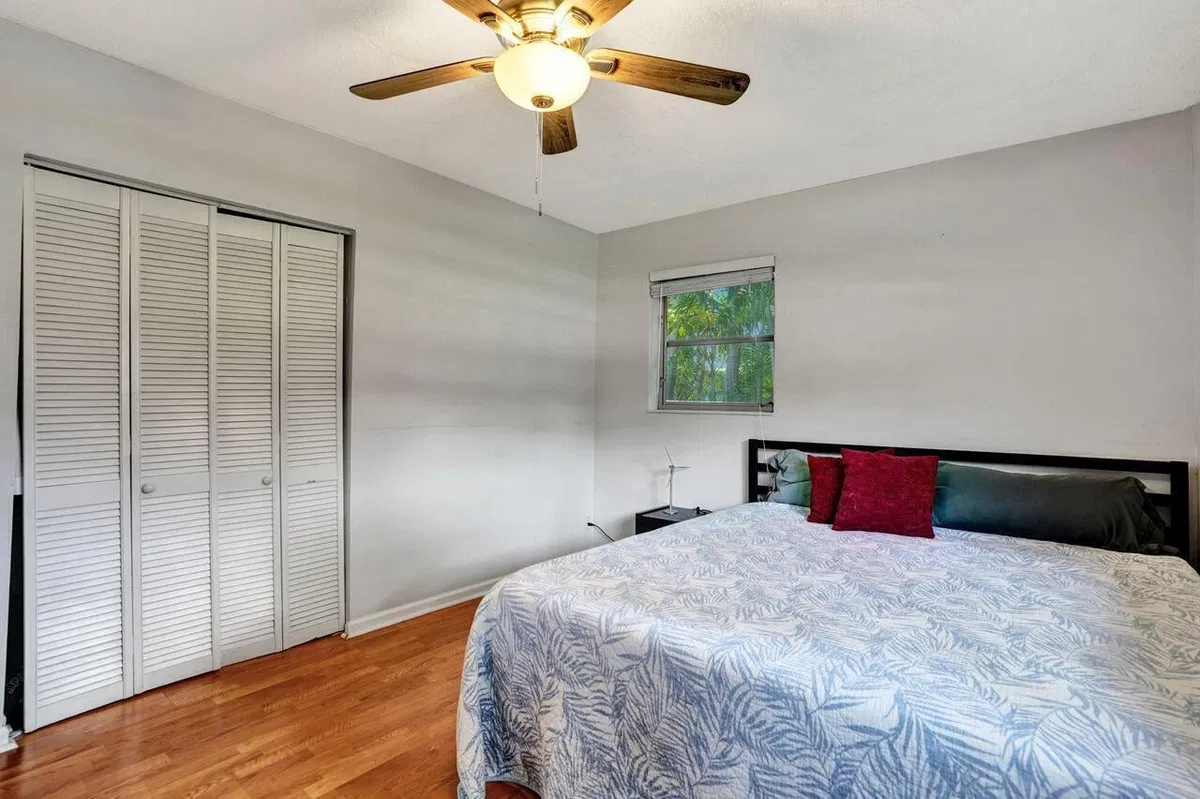 Residence photo 16
