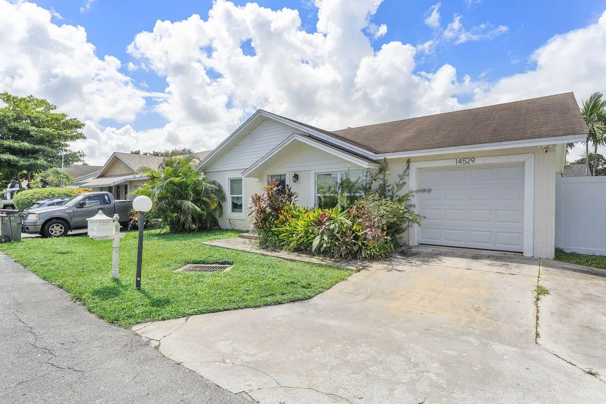 Residence photo 25