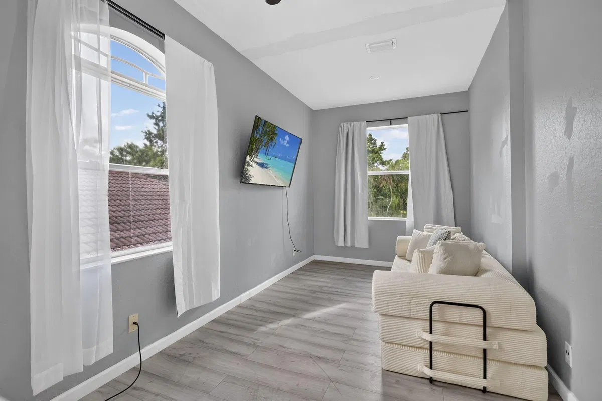  Residence photo 16
