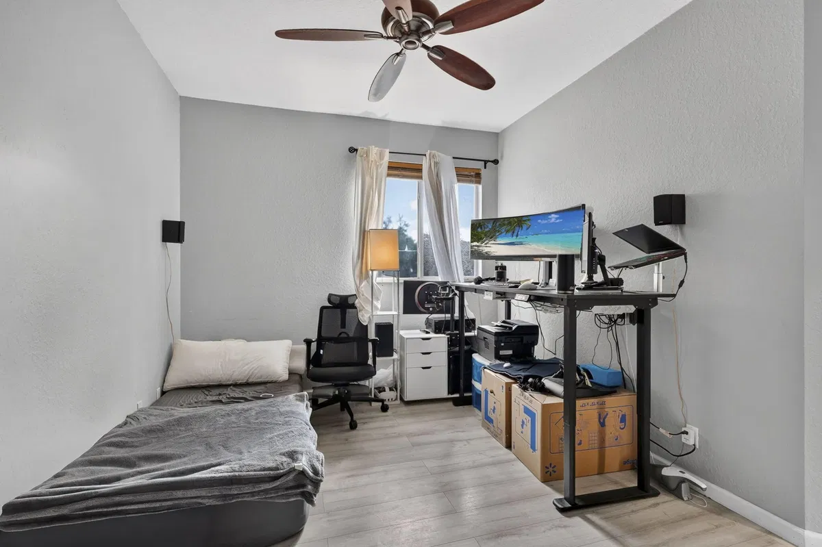  Residence photo 19