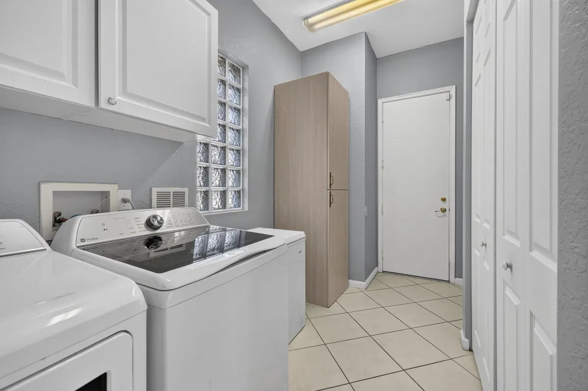 Residence photo 34