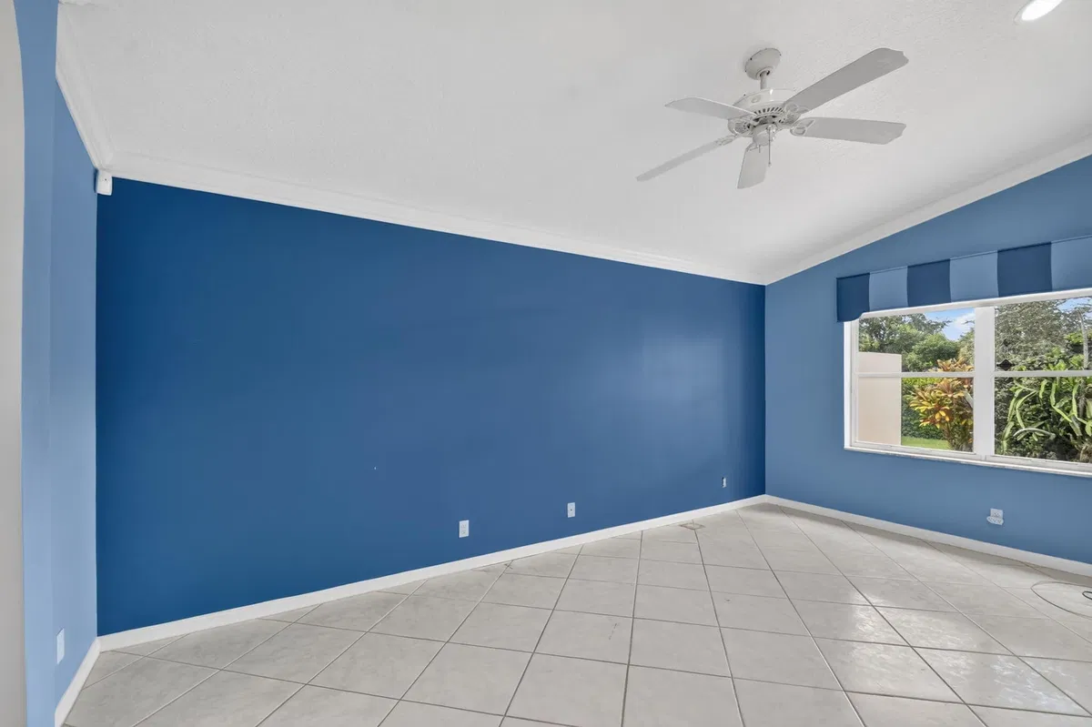 Residence photo 16