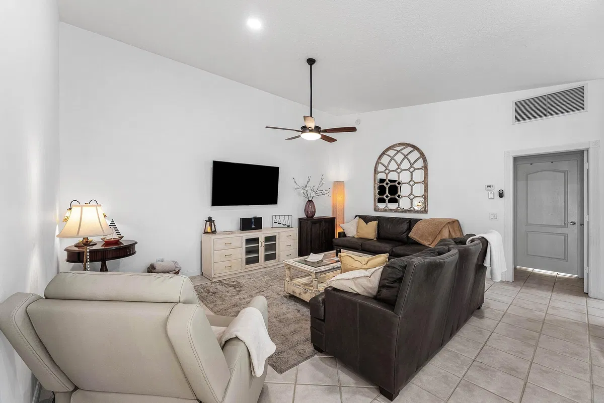 Residence photo 7