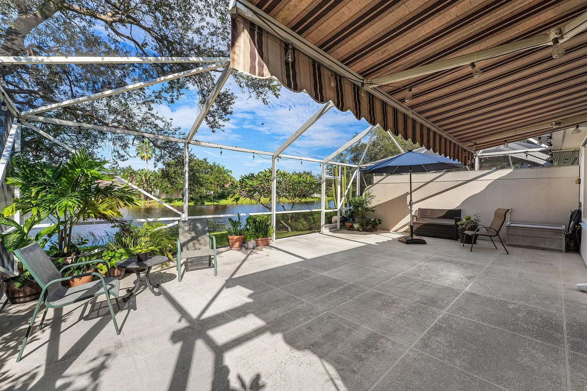 Residence photo 25