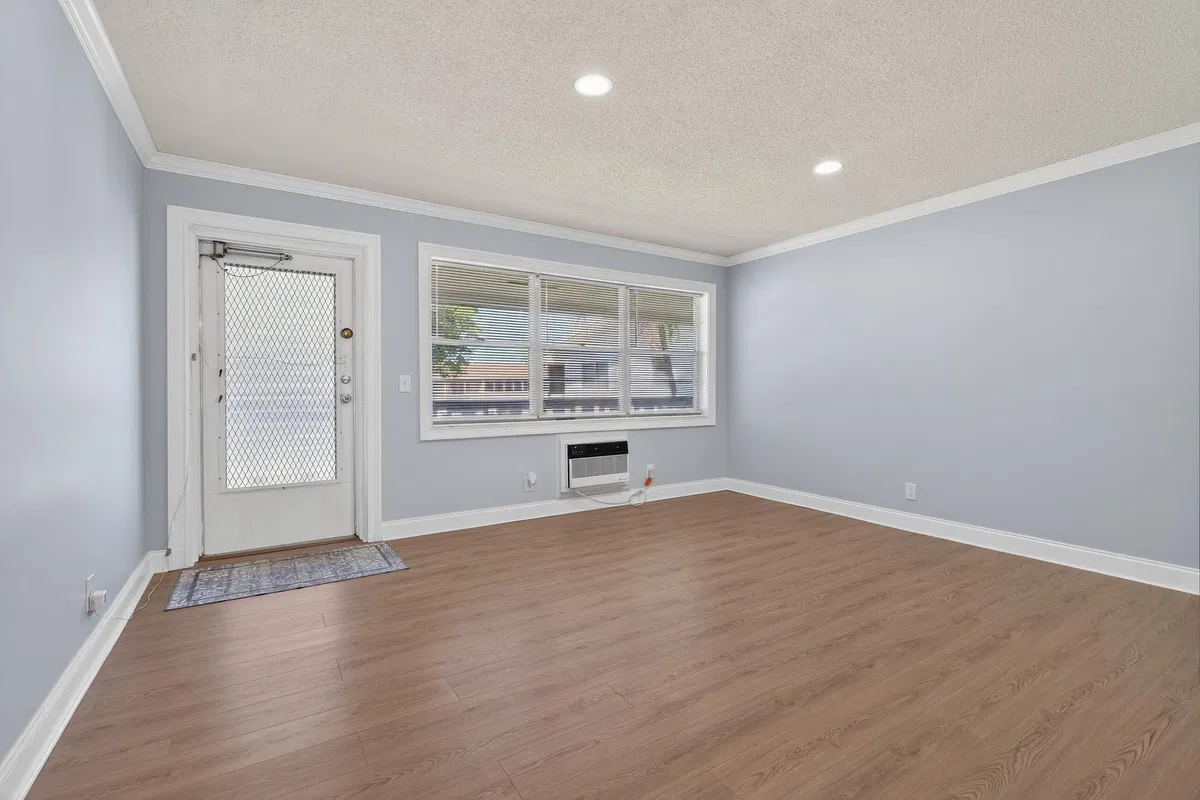  Residence photo 10