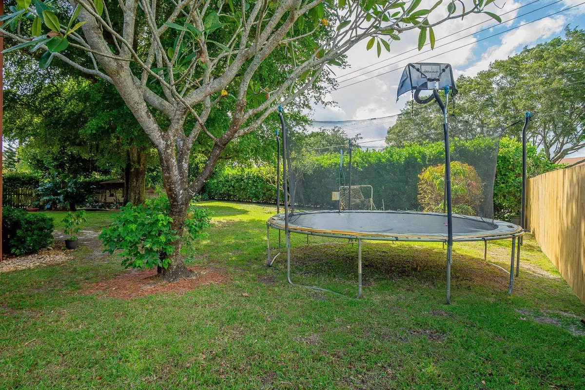 Residence photo 37
