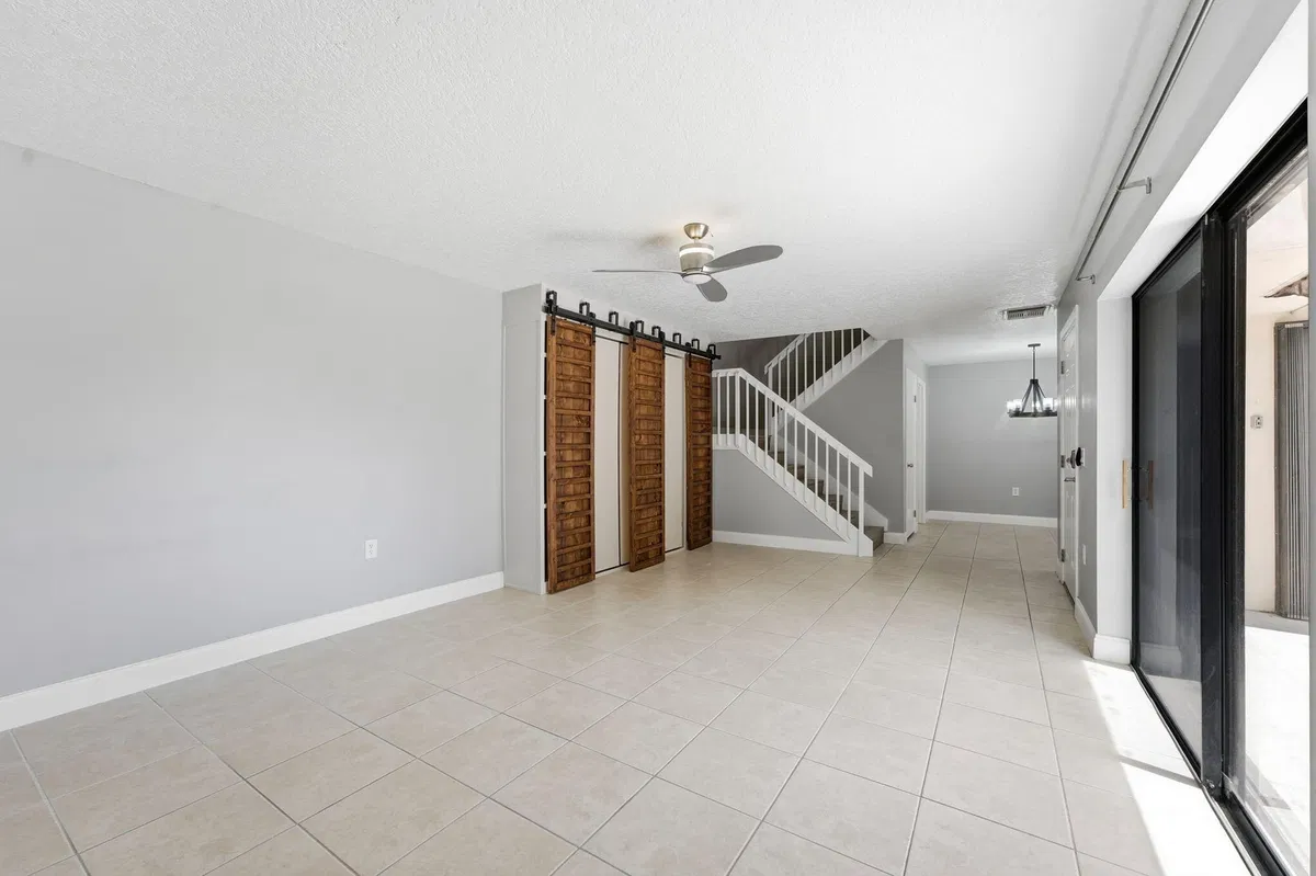 Residence photo 4