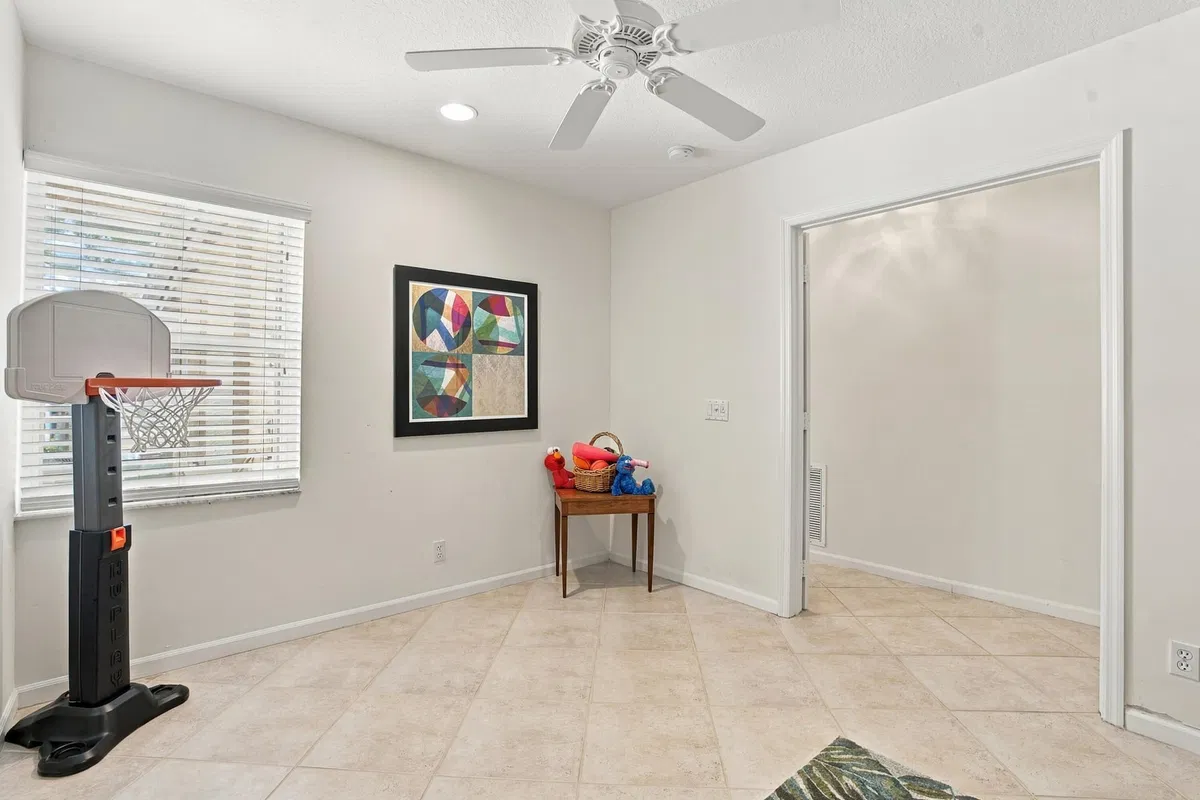 Residence photo 25