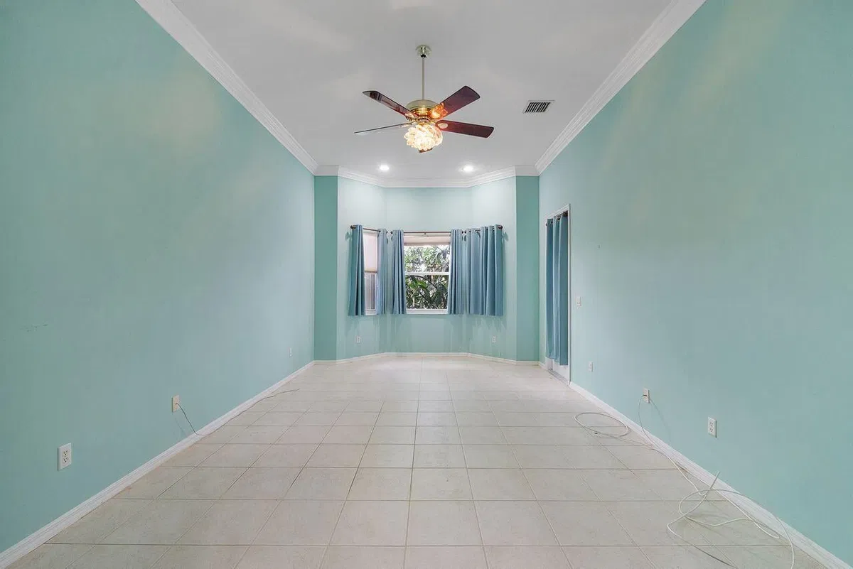 Residence photo 19