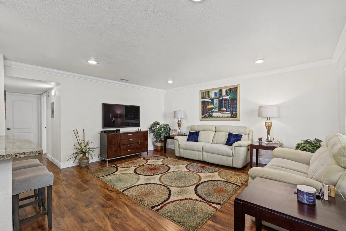 Residence photo 10